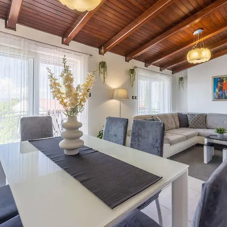Apartament In 39356 Selce