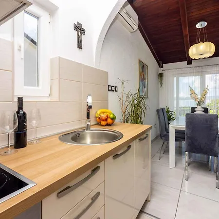 Apartament In 39356 Selce